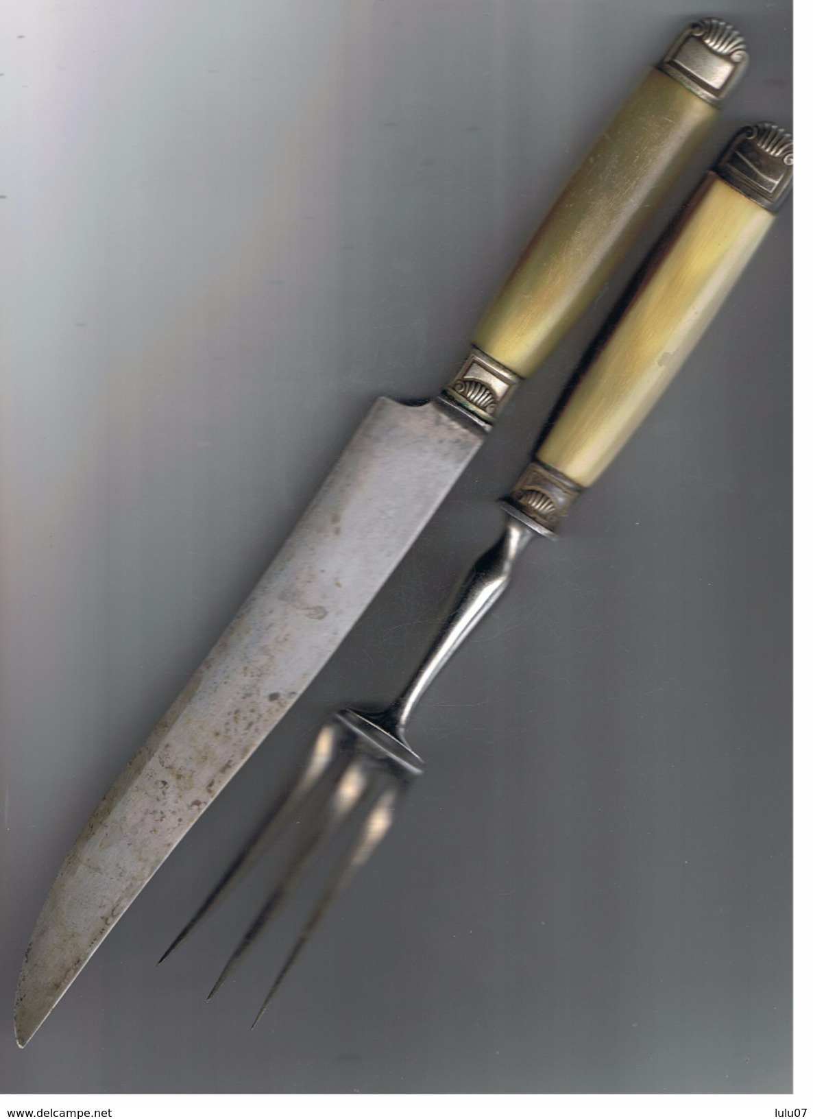 Service Ancien  à Découper La Viande   Couteau 32 Cm Lame  19 Cm   Fourchette Acier Forgé  26.5 Cm - Knives