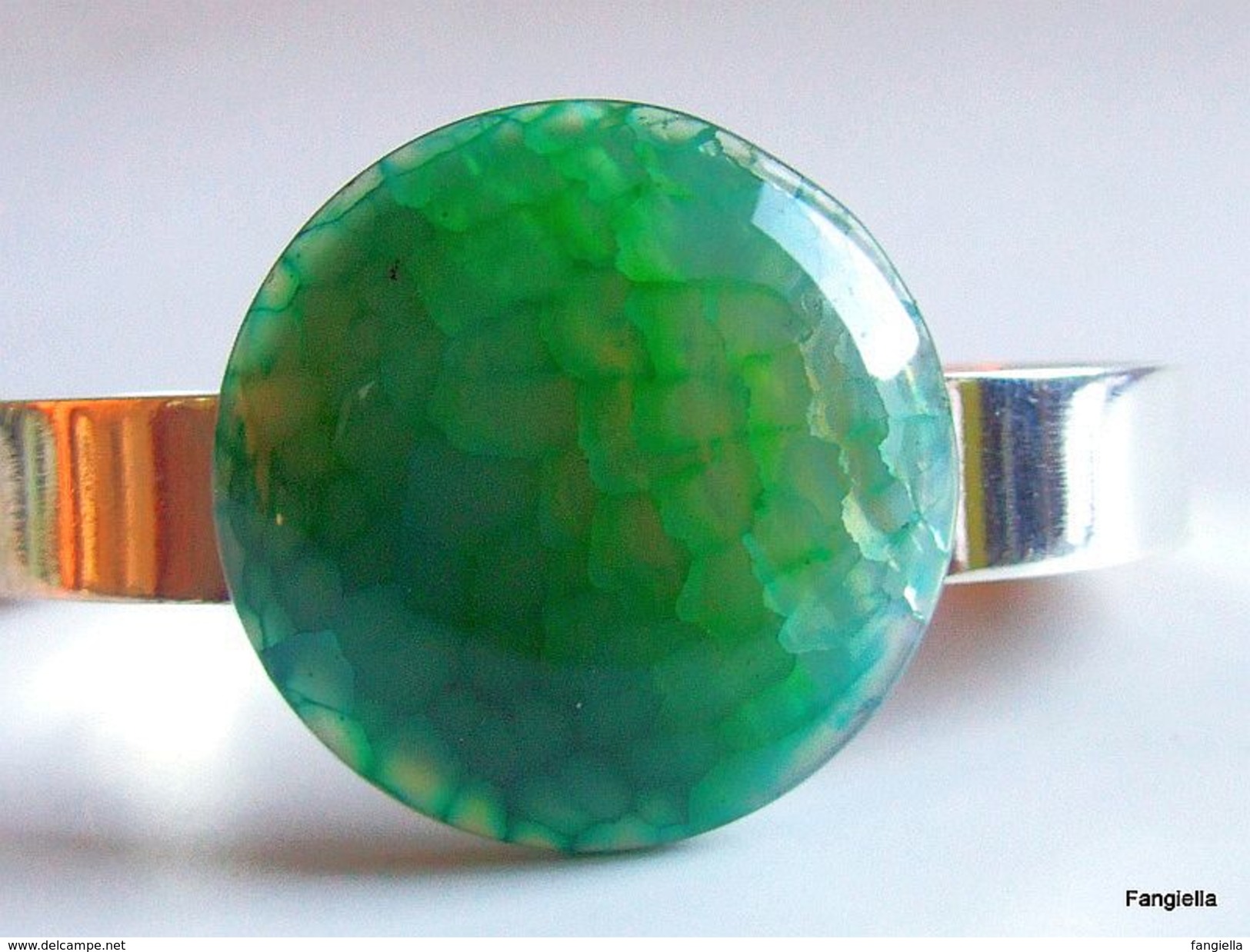 Bracelet Agate Verte Support Réglable En Laiton Plaqué Argent  Une Superbe Pierre Mise En Valeur Par La Ligne Pure De So - Bracciali