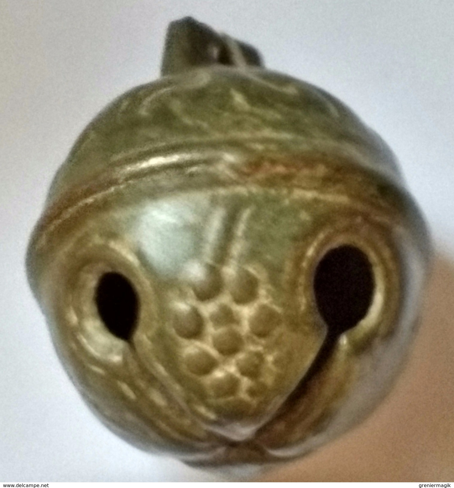 Grelot Ancien En Bronze Tyrolien 18ème Siècle - Décor Grappe De Raisin Feuille De Vigne Et étoile - Cloches