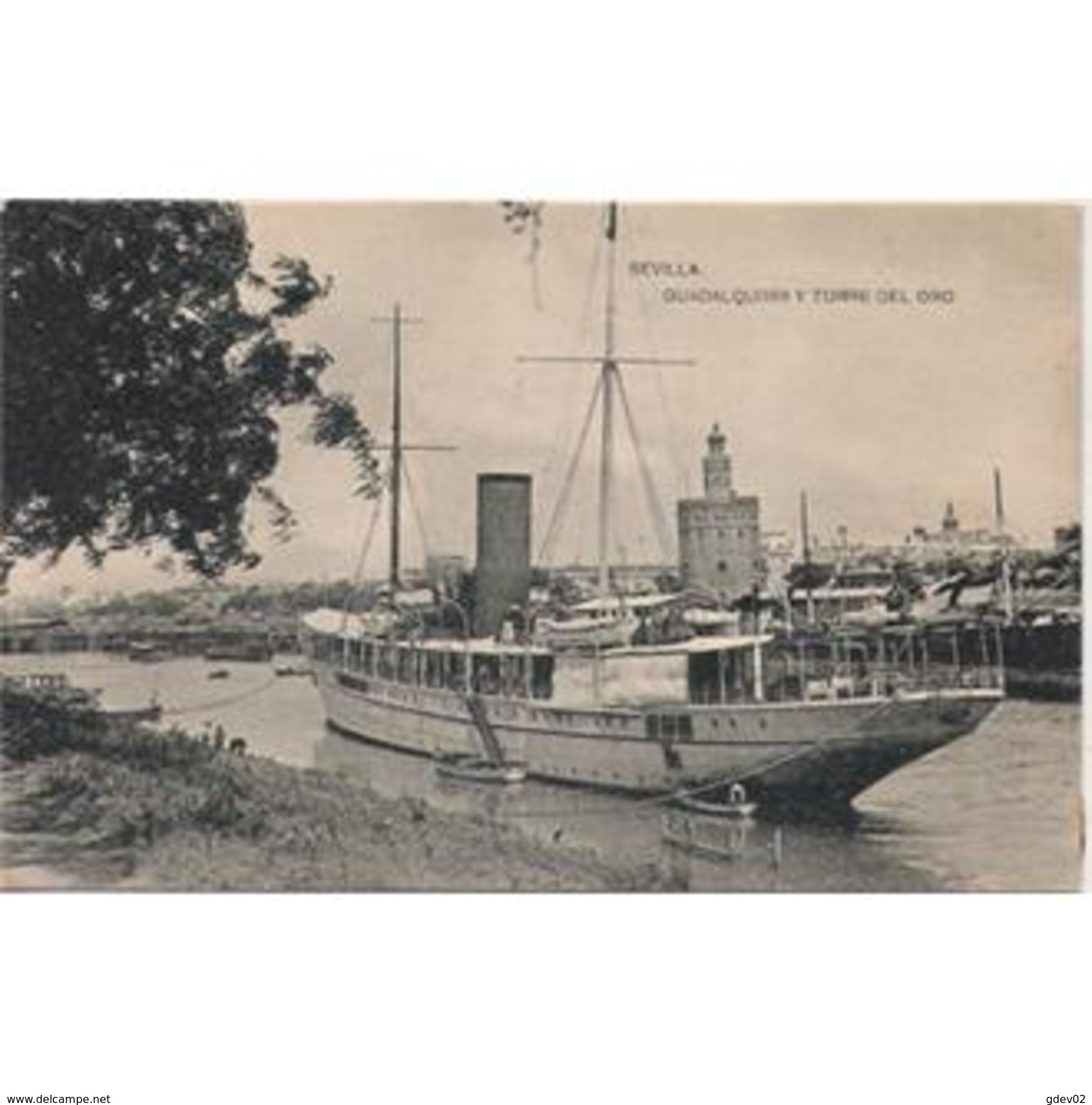 SVLLTPA1922-LFTD3337.Tarjeta Postal DE SEVILLA.Edificios.y BARCOS ATRACADOS EN EL PUERTO De SEVILLA,RIO GUADALQUIVIR - Sevilla