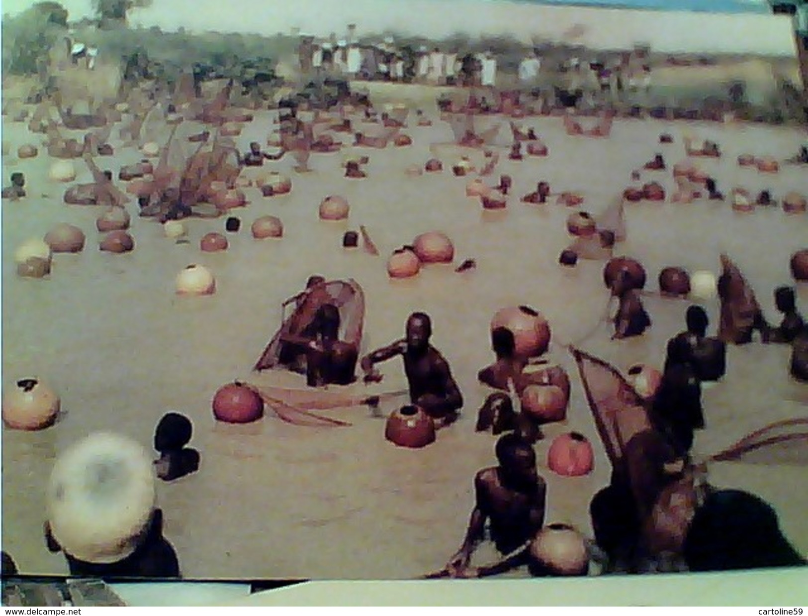 NIGERIA ARGUNGU ON THE SOKOTO RIVER A SCENE AT THE ANNUAL FISHING FESTIVAL FISH FISHERMAN  N1970  FV8975 - Nigeria