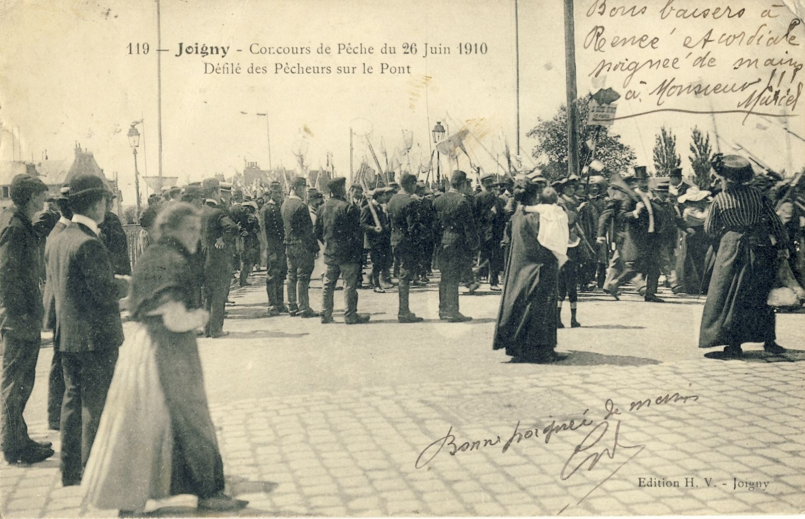 JOIGNY -- CONCOURS De PECHE Du 26 JUIN 1910 -- Défilé Des Pecheurs Sur Le Pont - Joigny