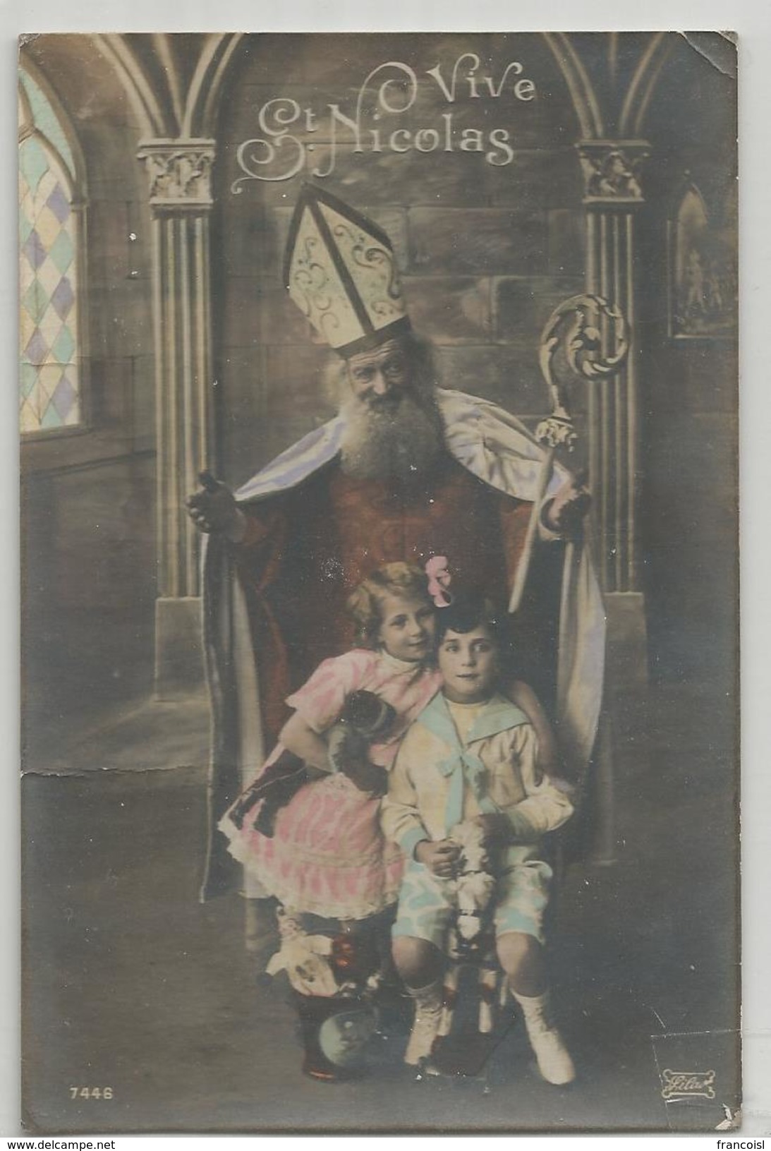 Vive Saint-Nicolas. Deux Enfants Assis Devant Le Grand Saint Dans Un Ch&oelig;ur D'église. Colorisée. - Nikolaus