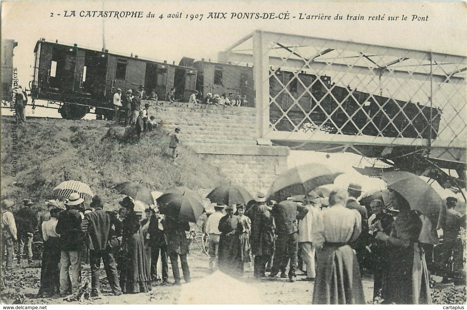 PONTS DE CE CATASTROPHE ARRIERE DU TRAIN RESTE SUR LE PONT CHEMIN DE FER 49 - Autres & Non Classés