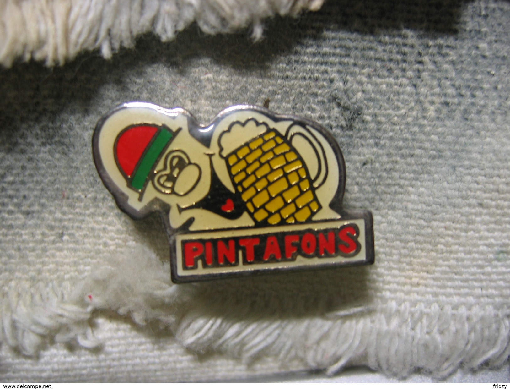 Pin's PINTAFONS, Buveur De Biere. Boc De Biere - Bebidas