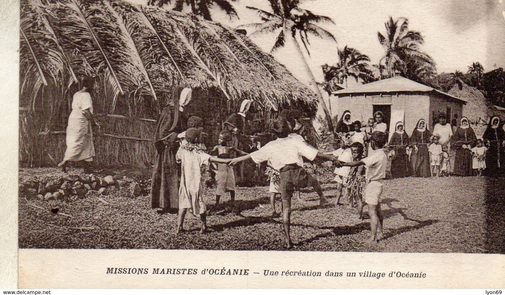 UNE RECREATION  DANS UN VILLAGE D OCEANIE - Samoa Americana