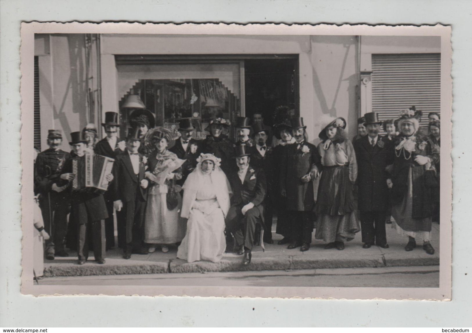 Carnaval La Roche Sur Foron Magasin Et Familles à Identifier - La Roche-sur-Foron