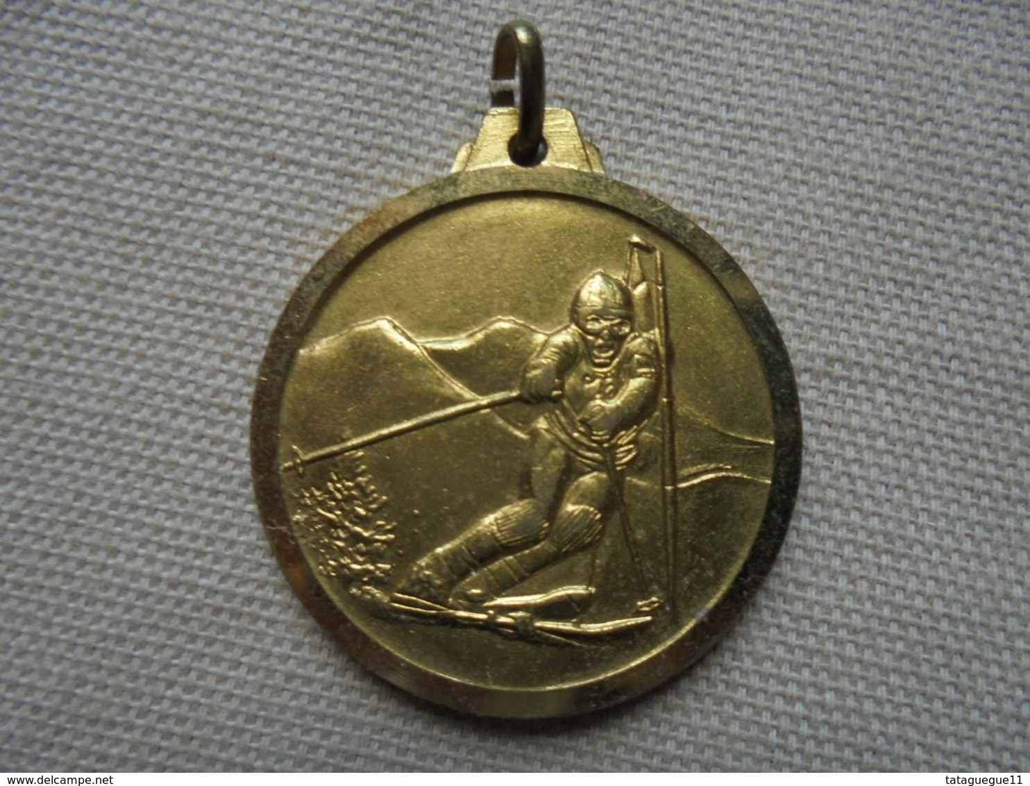 Ancien - Médaille Ski Alpin Années 80 Métal Doré - Wintersport