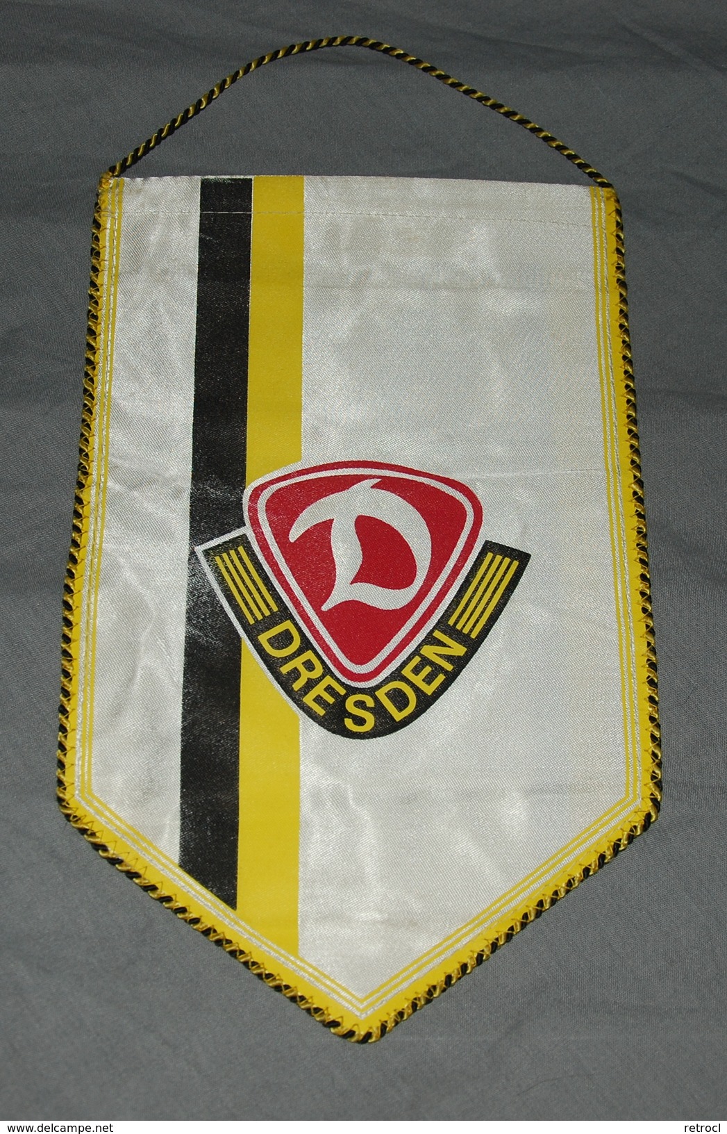 Vintage Fanion Pennant - DINAMO DRESDA - GERMANY - Football, Soccer - Bekleidung, Souvenirs Und Sonstige