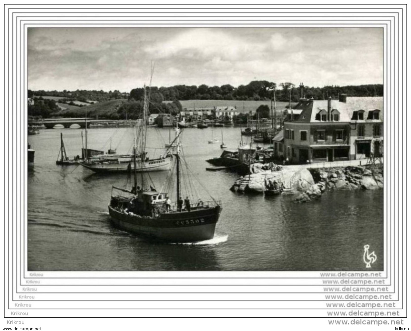 CPSM  CONCARNEAU - Chalutiers Rentrant Au Port - Concarneau