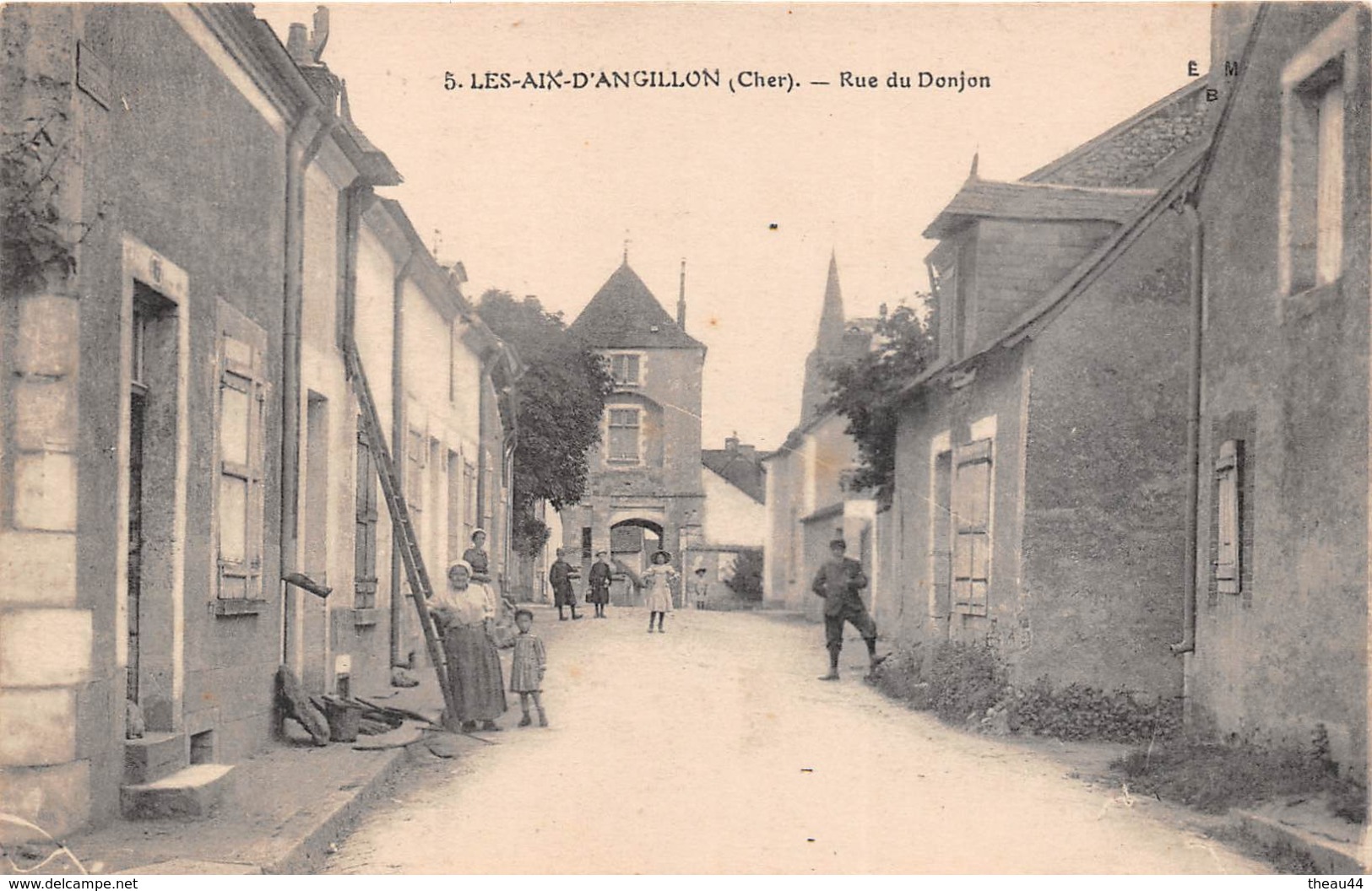 ¤¤  -  5   -  LES-AIX-D'ANGILLON   -  Rue Du Donjon   -  ¤¤ - Les Aix-d'Angillon