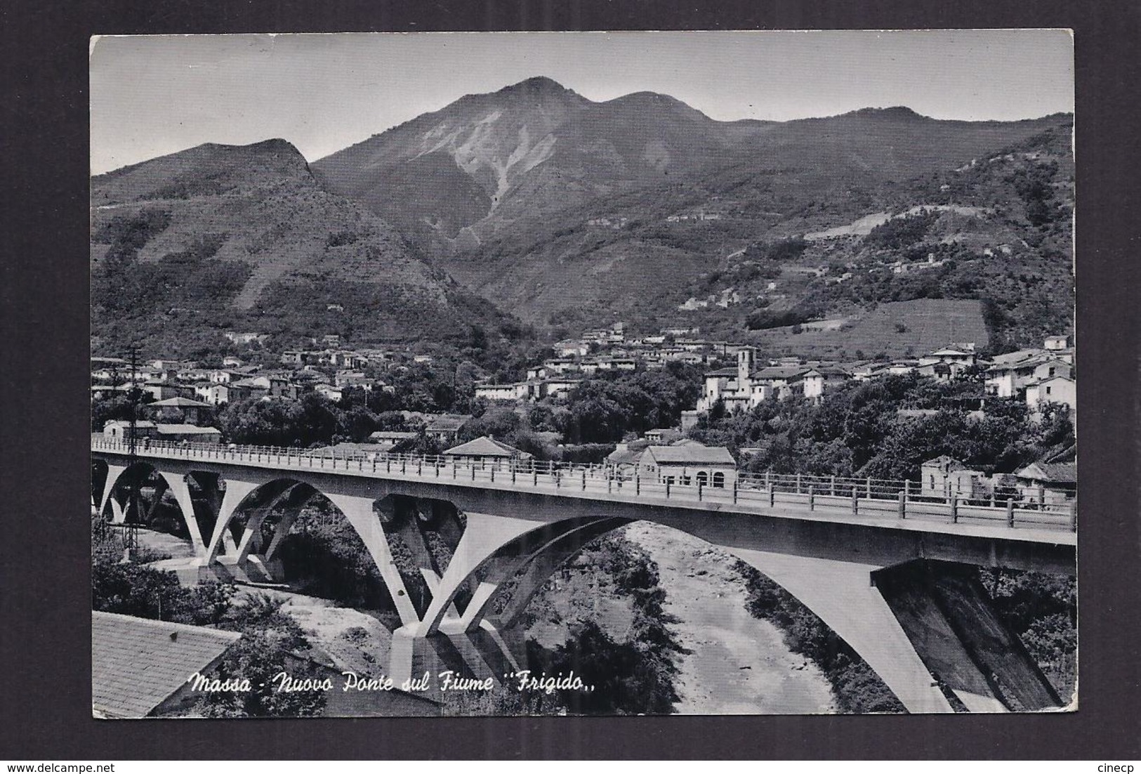 CPSM ITALIE - MASSA - Nouveau Pont Sur Le Fleuve " Frigido " - TB PLAN EDIFICE + TB Vue Ville Derrière - Massa