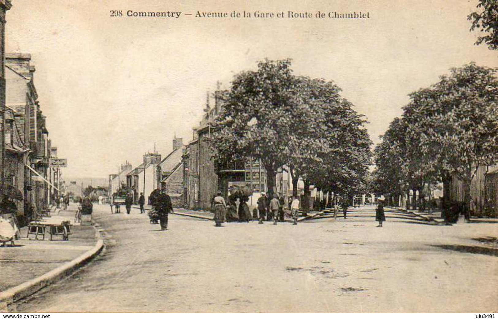 CPA - COMMENTRY (03) - Aspect Du Carrefour De L'Avenue De La Gare Et De La Route De Chamblet En 1923 - Commentry