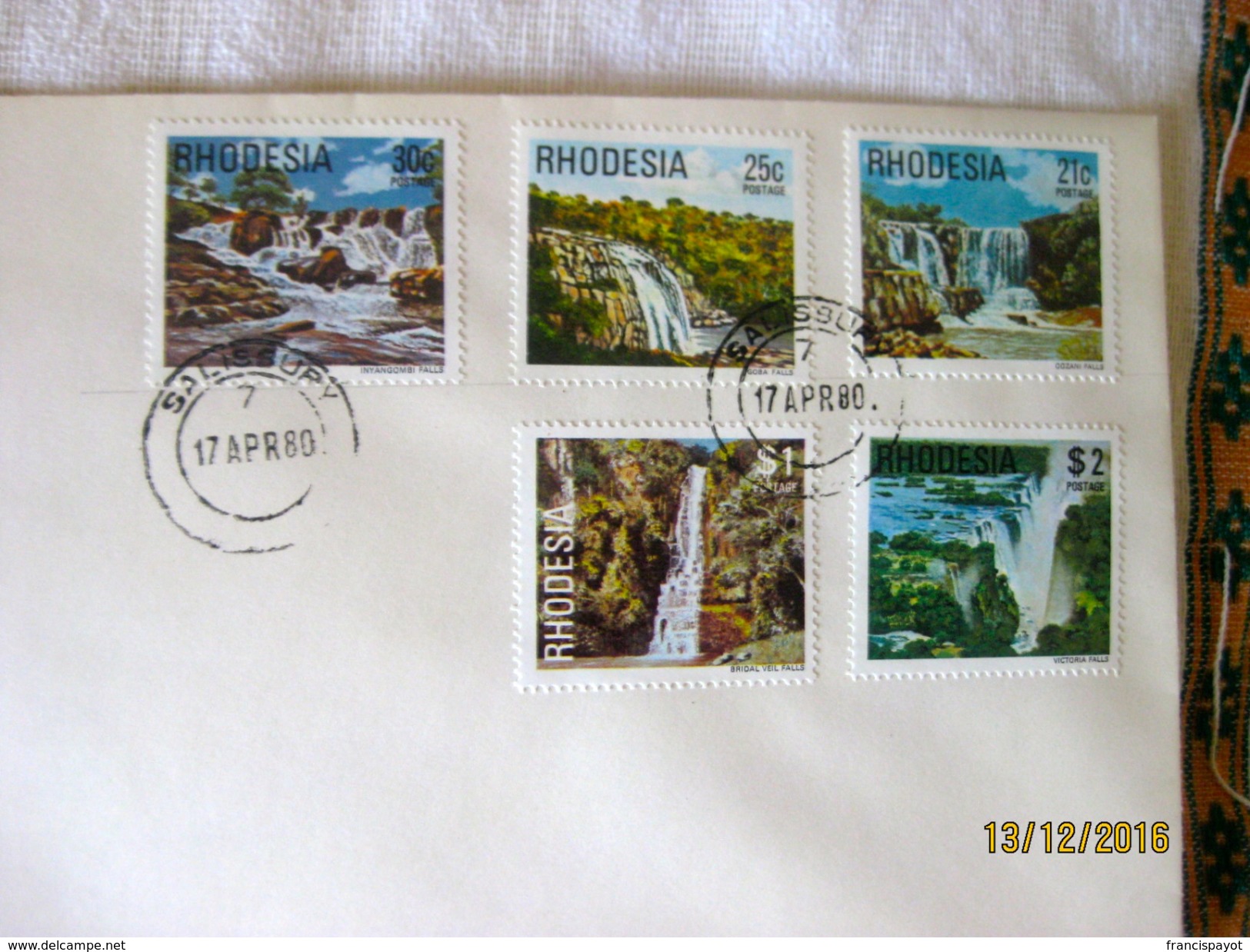 Zimbabwe / Rhodesia: Independance's First Day Issue + 3 Envelops Rhodesia The Day Before - Zimbabwe (1980-...)