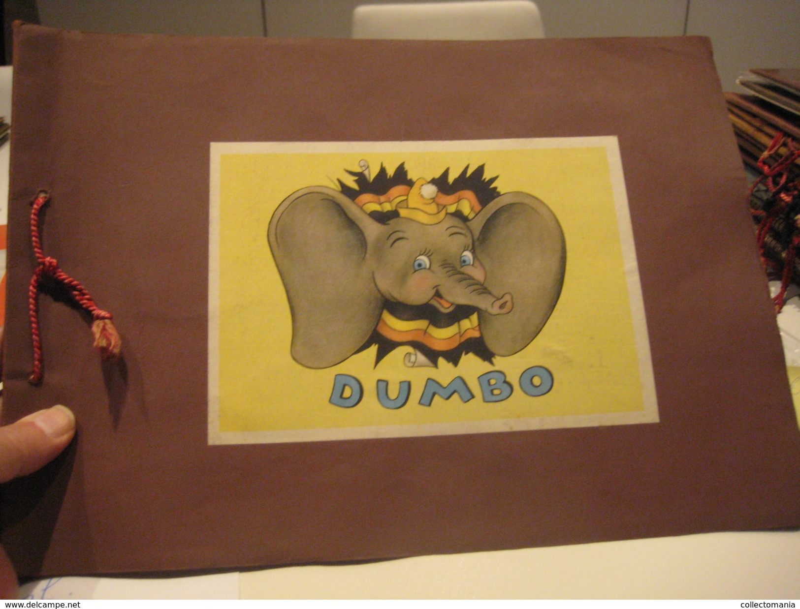 Disney c1950 , 12 complete albums Chocolate Chokolade De Beukelaer  film Davy Crocket,  Dumbo, Davy Crocket   indians VG