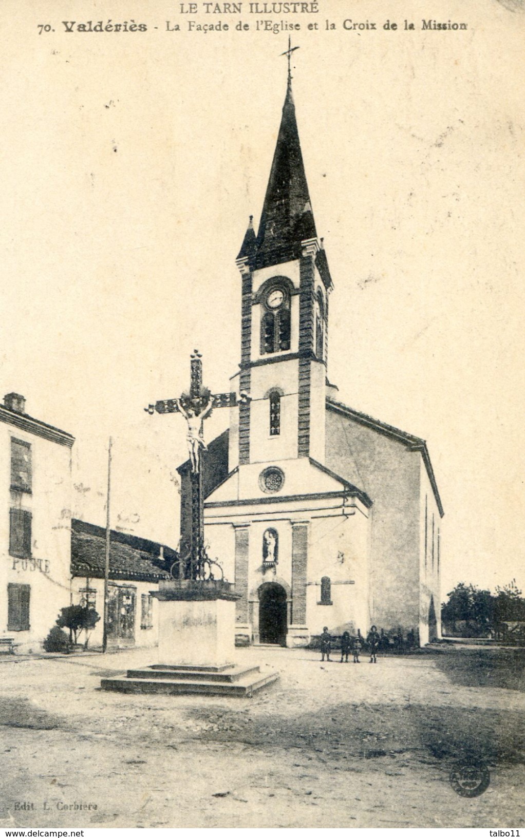 Valdéries - La Facade De L'église Et La Croix De La Mission - Autres & Non Classés