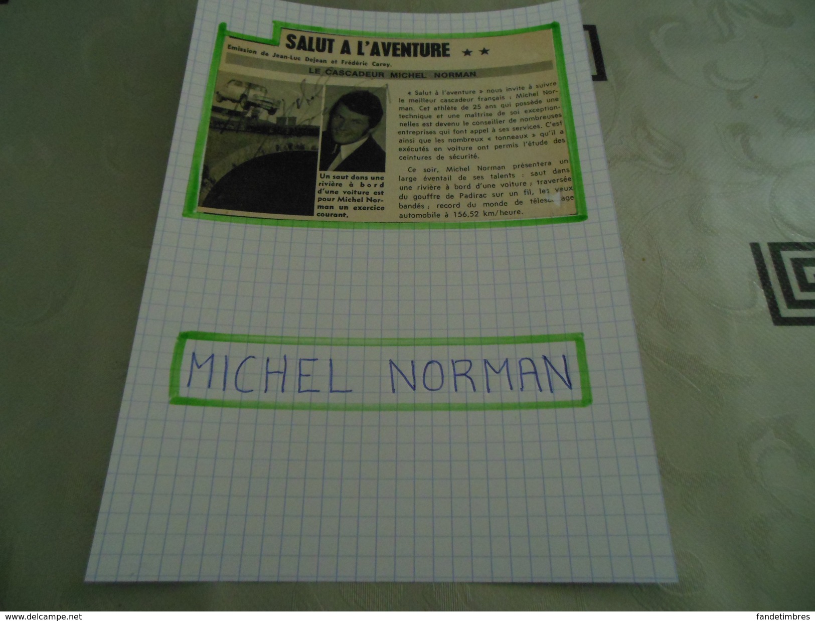 AUTOGRAPHE DÉDICACÉ ET AUTHENTIQUE DE MICHEL NORMAN SUR COUPURE DE PRESSE COLLÉE SUR CARTON BRISTOL (15 X 21 Cm) - Schauspieler Und Komiker