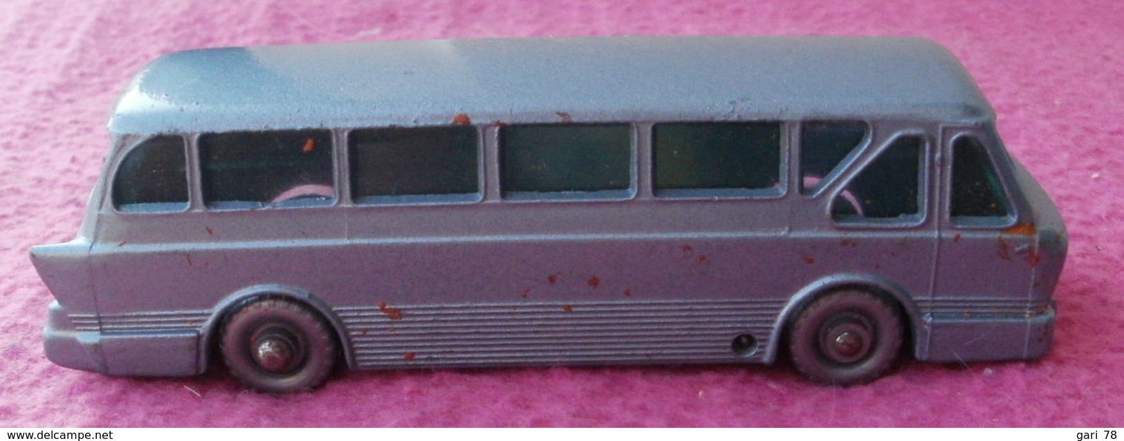 BUS MINIATURE LEYLAND ROYAL TIGER COACH N° 40 MAde In England By LESNEY - Camiones, Buses Y Construcción