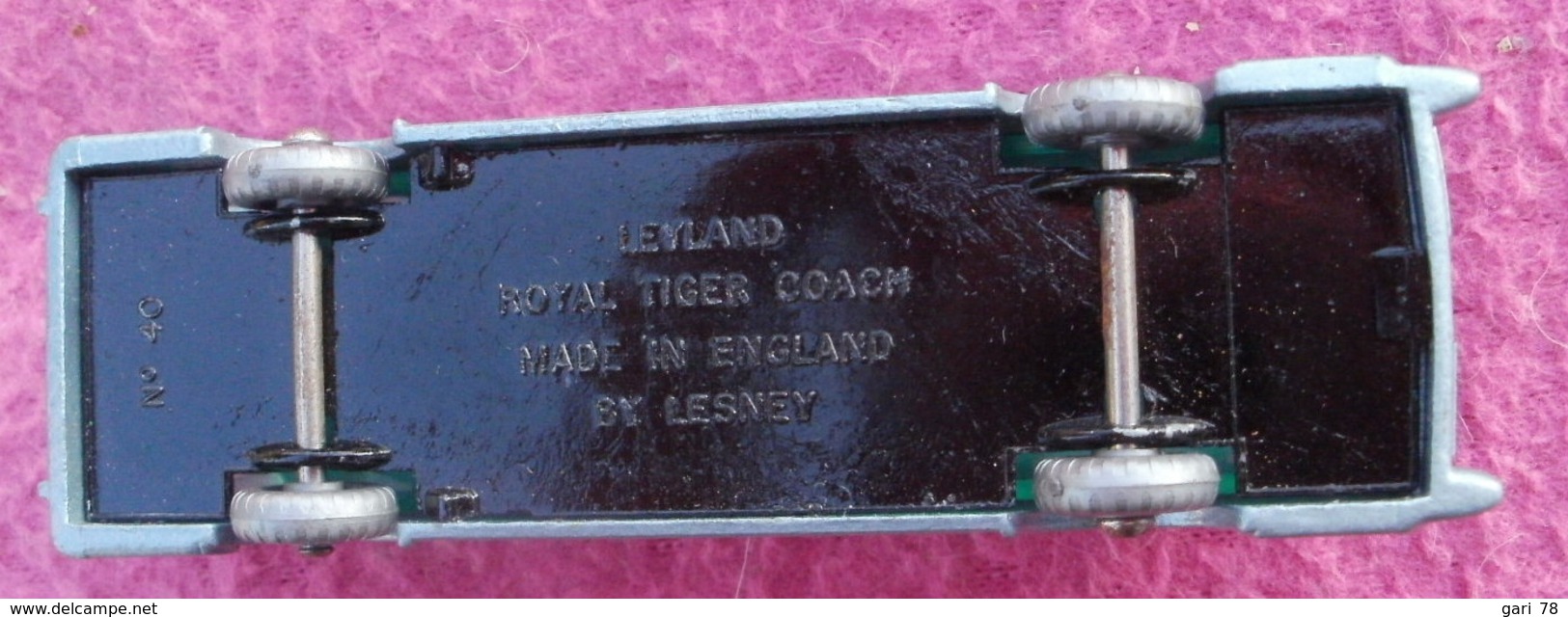 BUS MINIATURE LEYLAND ROYAL TIGER COACH N° 40 MAde In England By LESNEY - Vrachtwagens, Bus En Werken