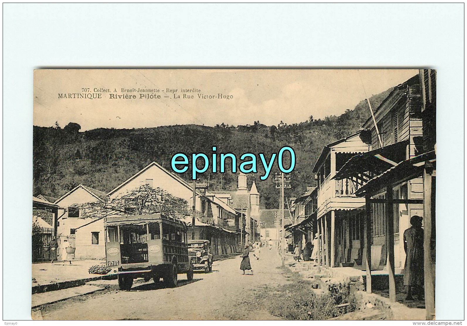 B - MARTINIQUE  - PRIX FIXE - Riviére Pilote - La Rue Victor Hugo - Autobus - Autres & Non Classés