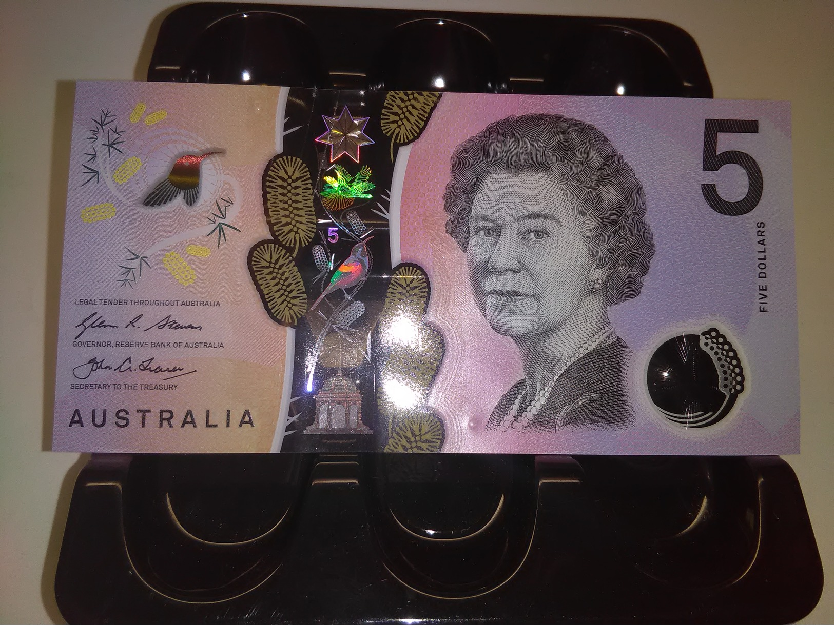 AUSTRALIA 2016 5 DOLLARS P-NEW  RARE BANKNOTE LOC#1379 - 2005-... (kunststoffgeldscheine)