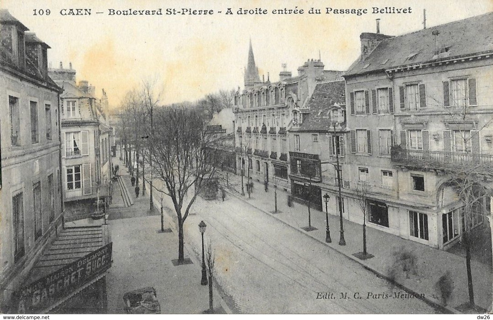 Caen - Boulevard St-Pierre - A Droite, Entrée Du Passage Bellivet - Edition M.C. Paris - Carte N° 109 Non Circulée - Caen