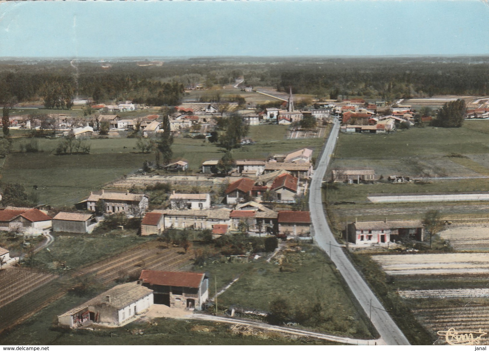 33 - SAUGON - VUE AERIENNE GENERALE - Autres & Non Classés