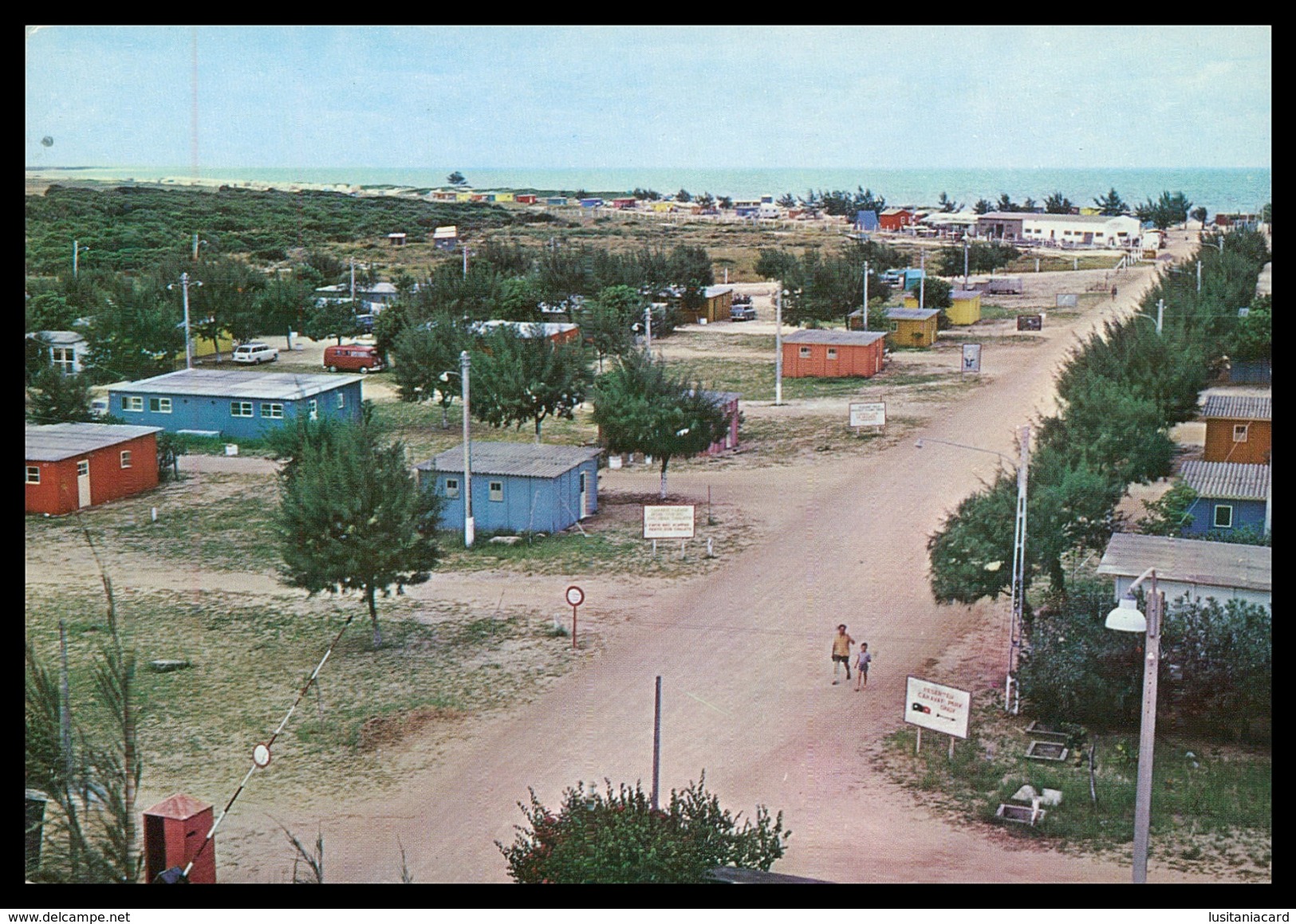 BEIRA -  Acampamento Macuti (Ed. M. Salema & Carvalho Lda. Nº 17- D)  Carte Postale - Mozambique