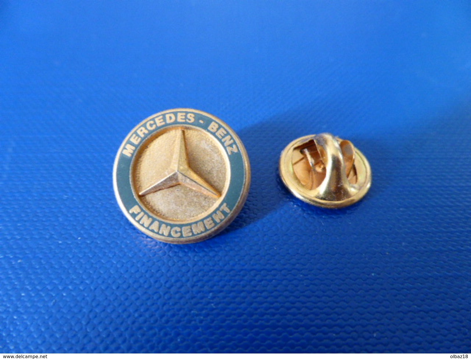 Pin´s Voiture Mercedes Benz Financement - Logo Rond - Zamac (JE11) - Mercedes