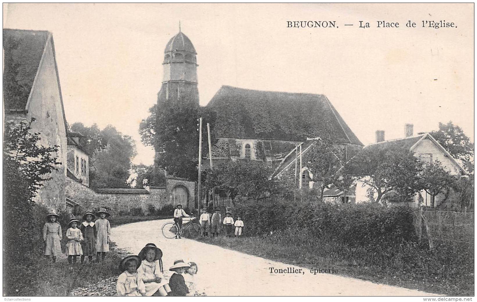 Beugnon     89     Place De L'Eglise          Voir Scan. - Other & Unclassified