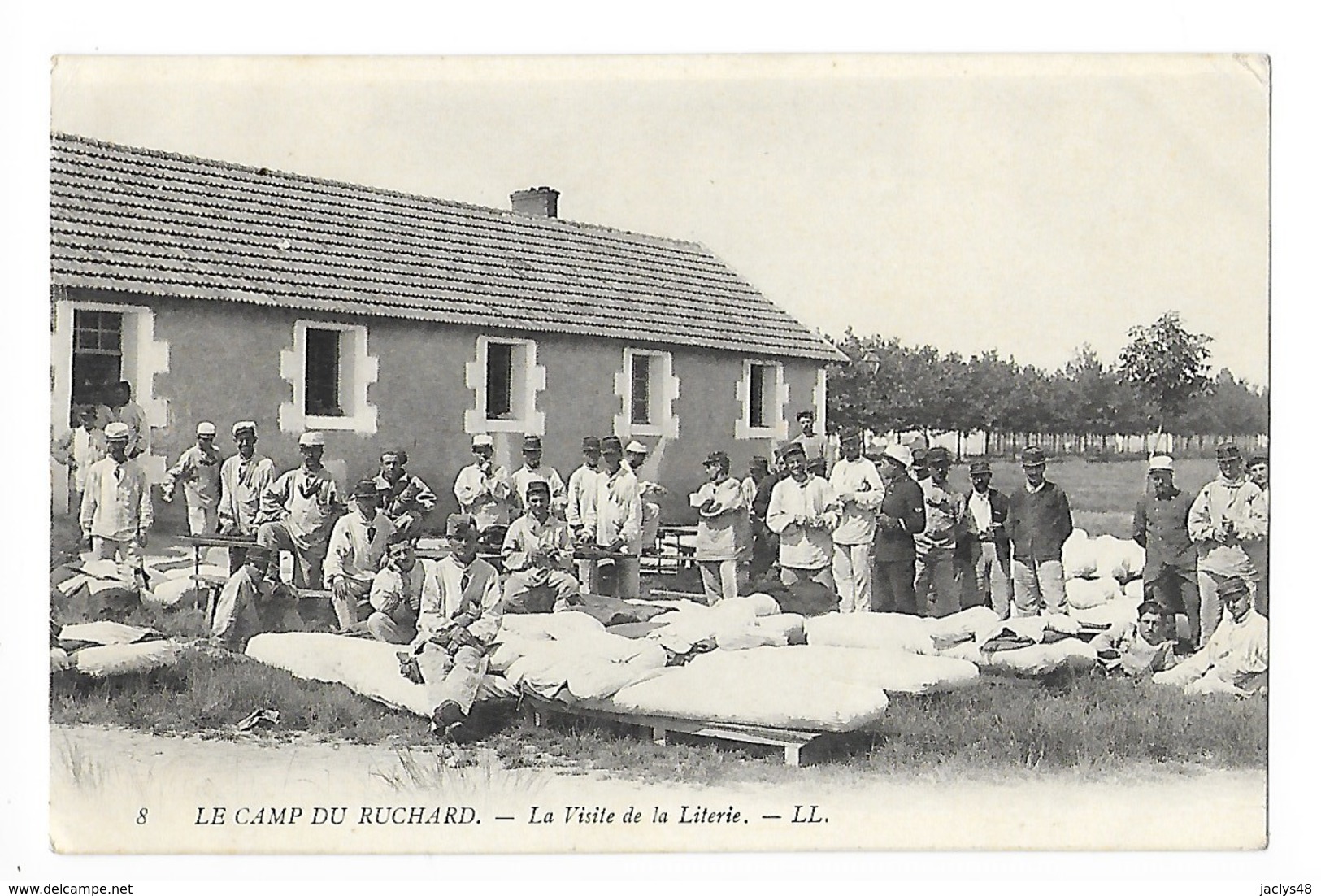LE CAMP DU RUCHARD (cpa 37)  La Visite De La Literie -    - L 1 - Manoeuvres