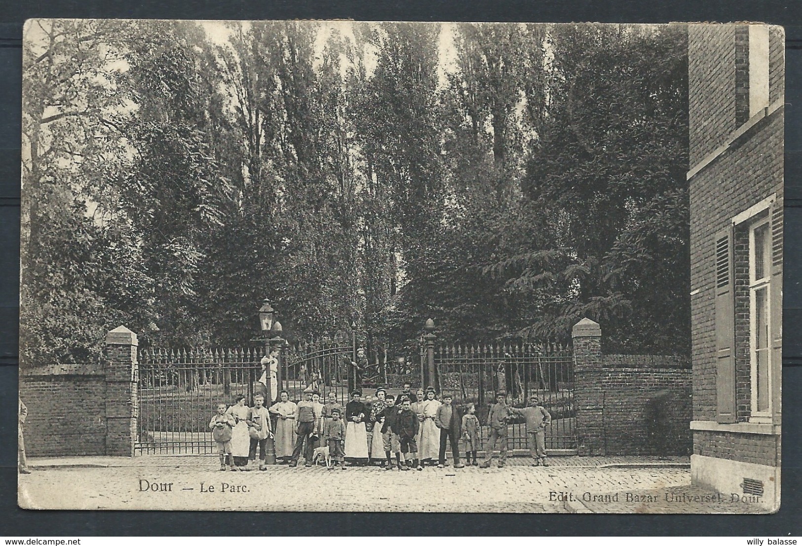 +++ CPA - DOUR - Le Parc - Belle Carte Animée  // - Dour