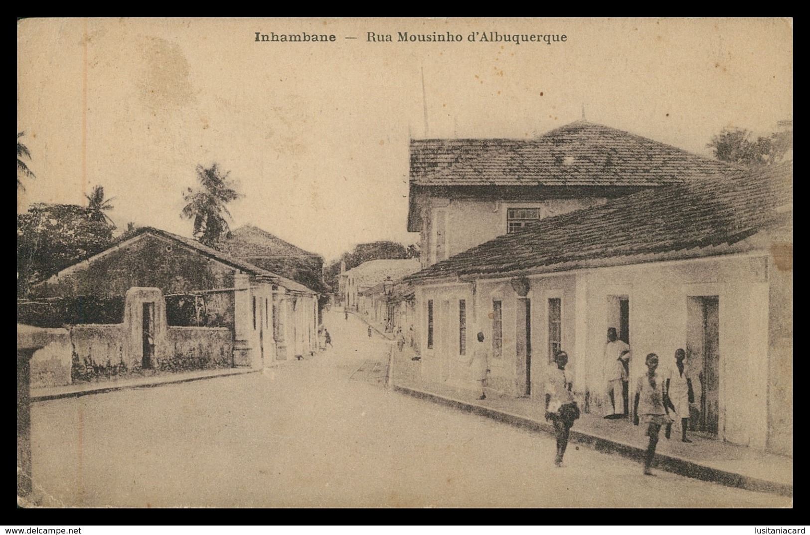 INHAMBANE - Rua Mouzinho De Albuquerque.   ( Ed. J. Pestonjee) Carte Postale - Mozambique