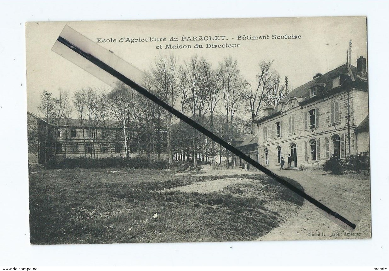 CPA -  Ecole D'Agriculture Du Paraclet - Bâtiment Scolaire Et Maison Du Directeur  (Boves à Confirmer ) - Boves