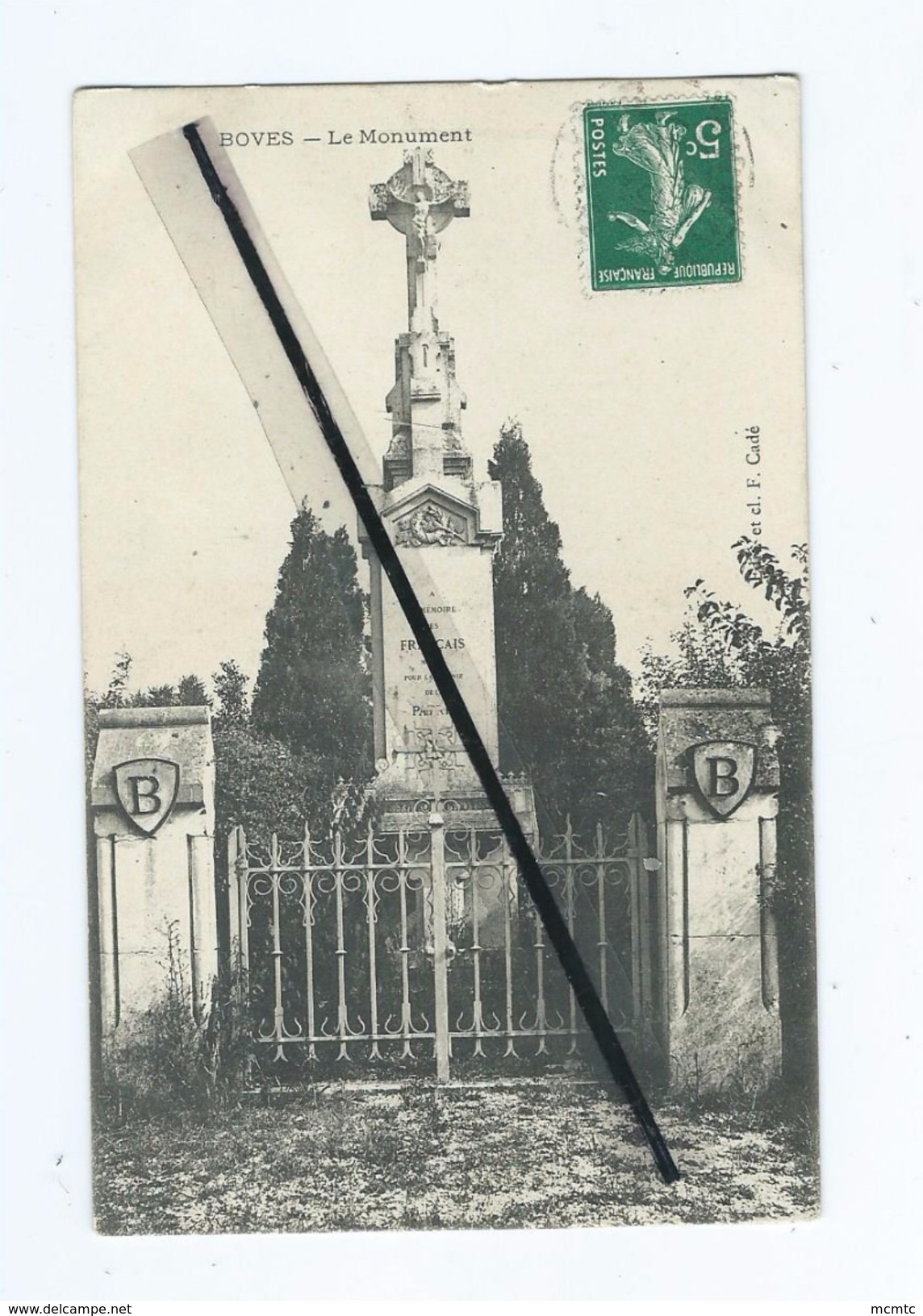 CPA    -   Boves  -  Le Monument - Boves