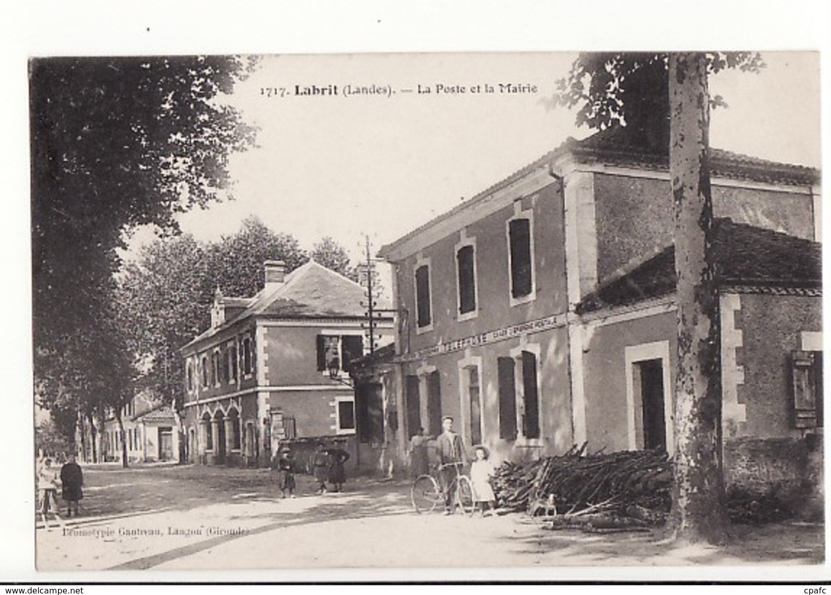 Labrit - La Poste Et La Mairie / Editions Gautreau N°1717 - Labrit