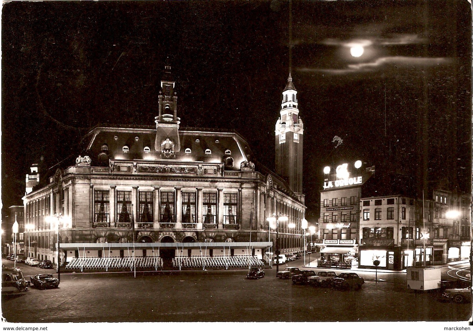 CHARLEROI (6000) : Hôtel De Ville Et Commerces, La Nuit. Vue Nocturne Peu Courante. CPSM. - Charleroi