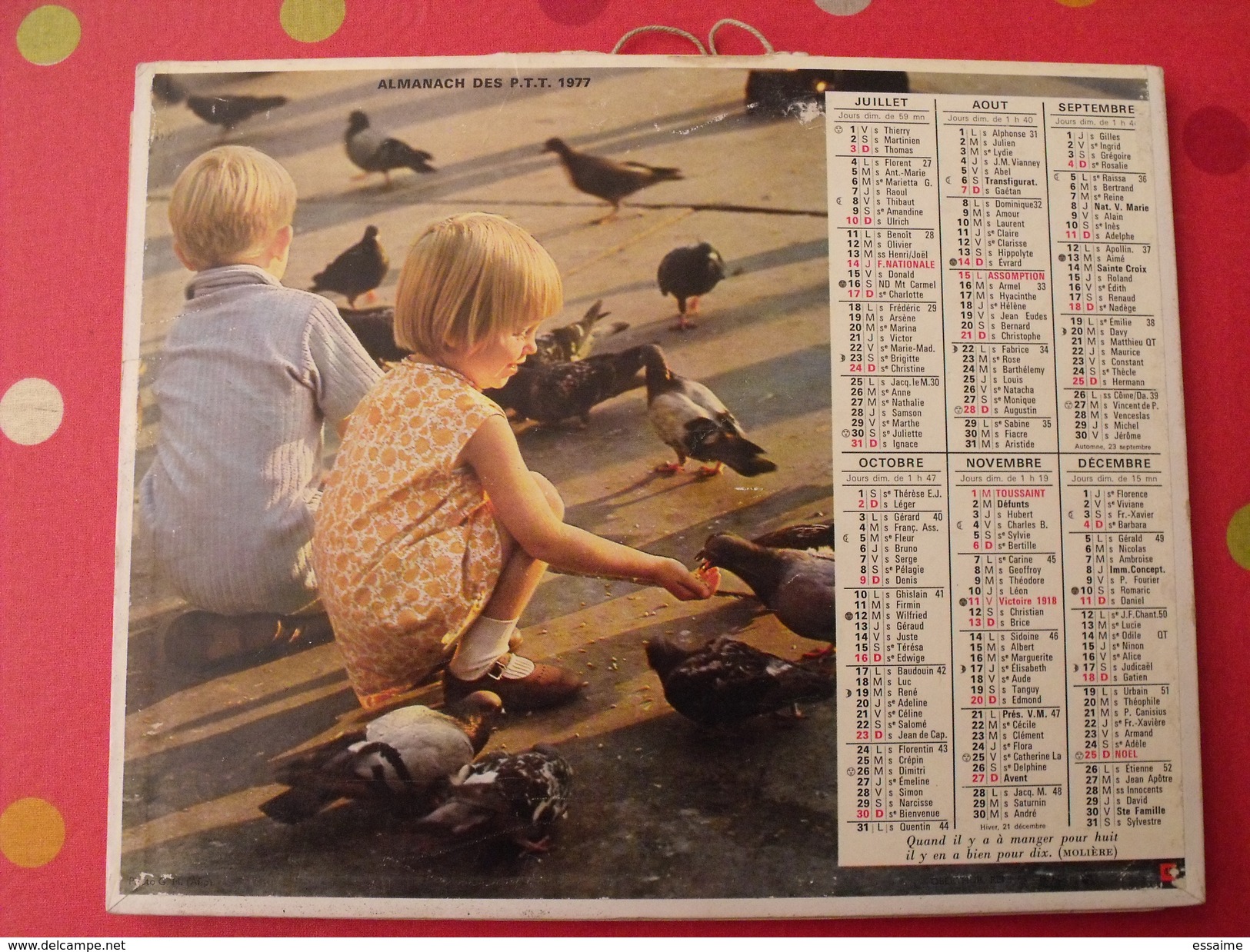 Calendrier Illustré En Carton De 1977. Almanach Des PTT Postes Facteur. Jean Lavigne. Chien Pigeon Enfant - Formato Grande : 1971-80