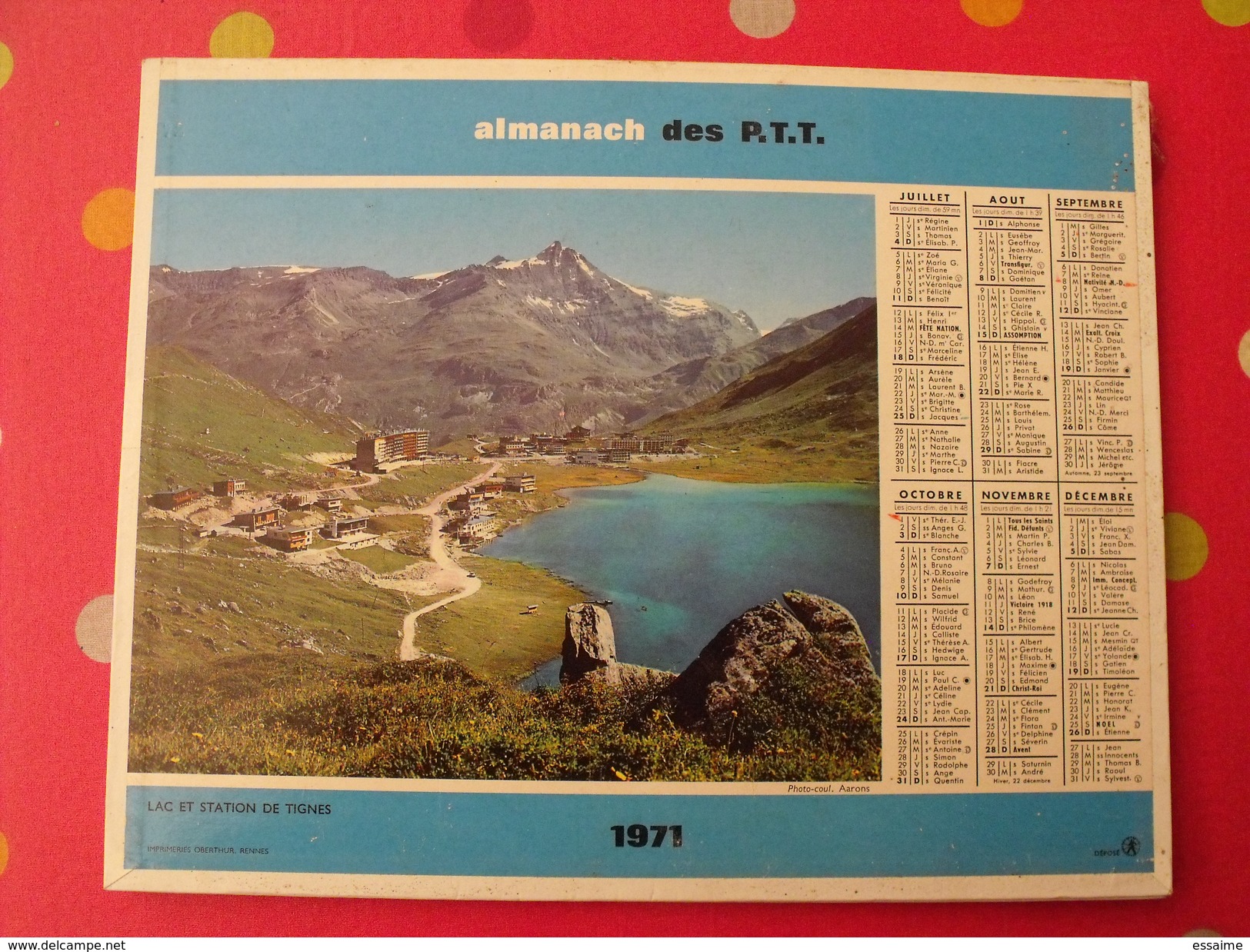 Calendrier Illustré En Carton De 1971. Almanach Des PTT Postes Facteur. Oberthur. Chateau De Culan Cher, Tignes - Groot Formaat: 1971-80