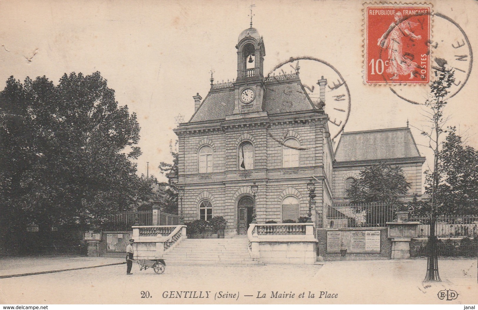 94 - GENTILLY - LA MAIRIE ET LA PLACE - Gentilly