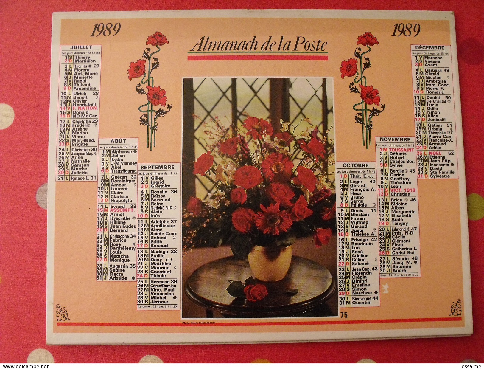 Calendrier Illustré En Carton De 1989. Almanach Des PTT Postes Facteur. Fleurs - Grand Format : 1981-90