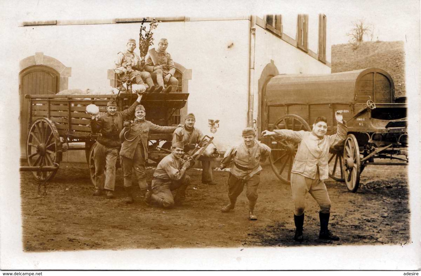 SOLDATEN Mit Ausrüstung, Fotokarte - Matériel