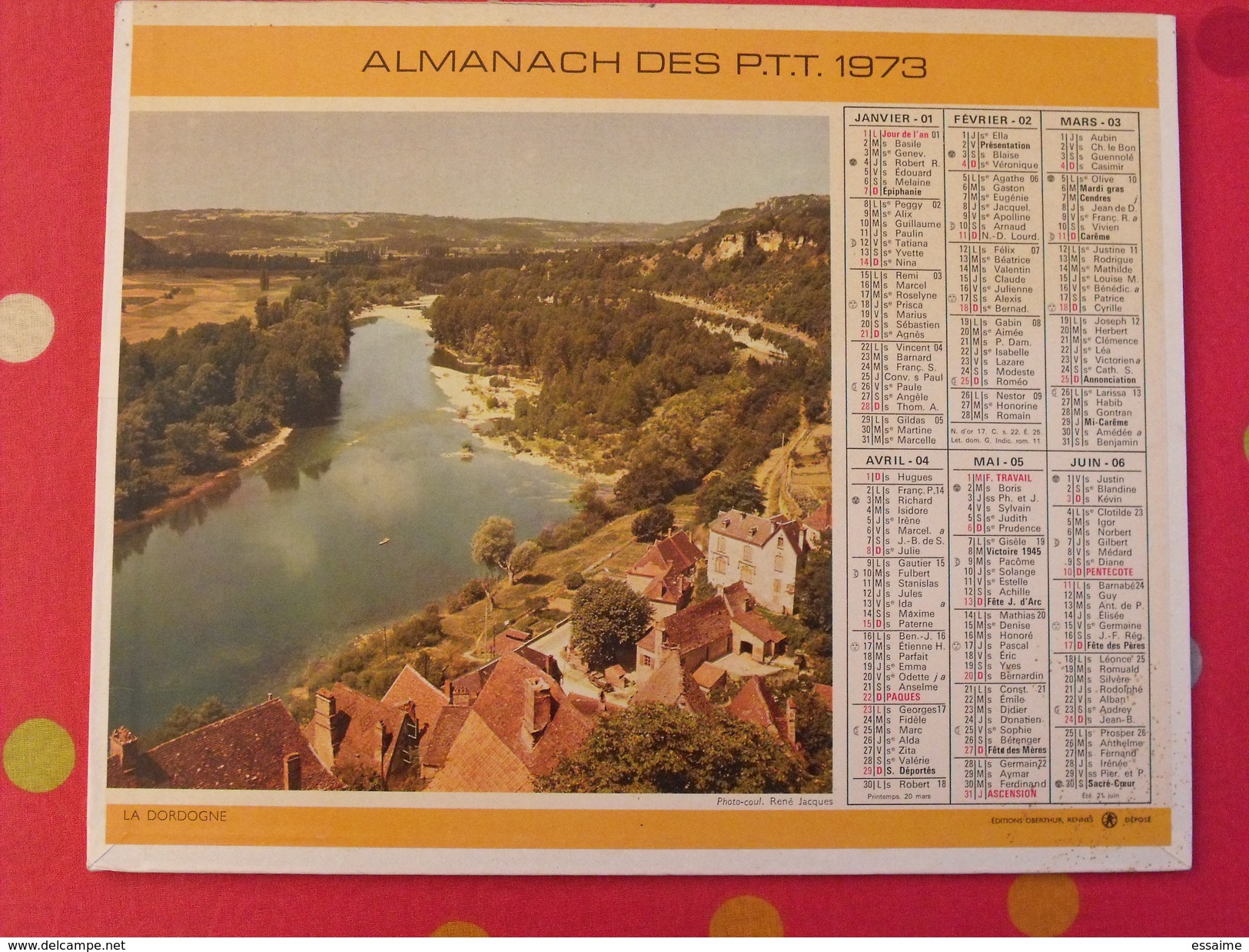 Calendrier Illustré En Carton De 1973. Almanach Des PTT Postes Facteur. Dordogne, Entraygues Sur Truyère - Tamaño Grande : 1971-80