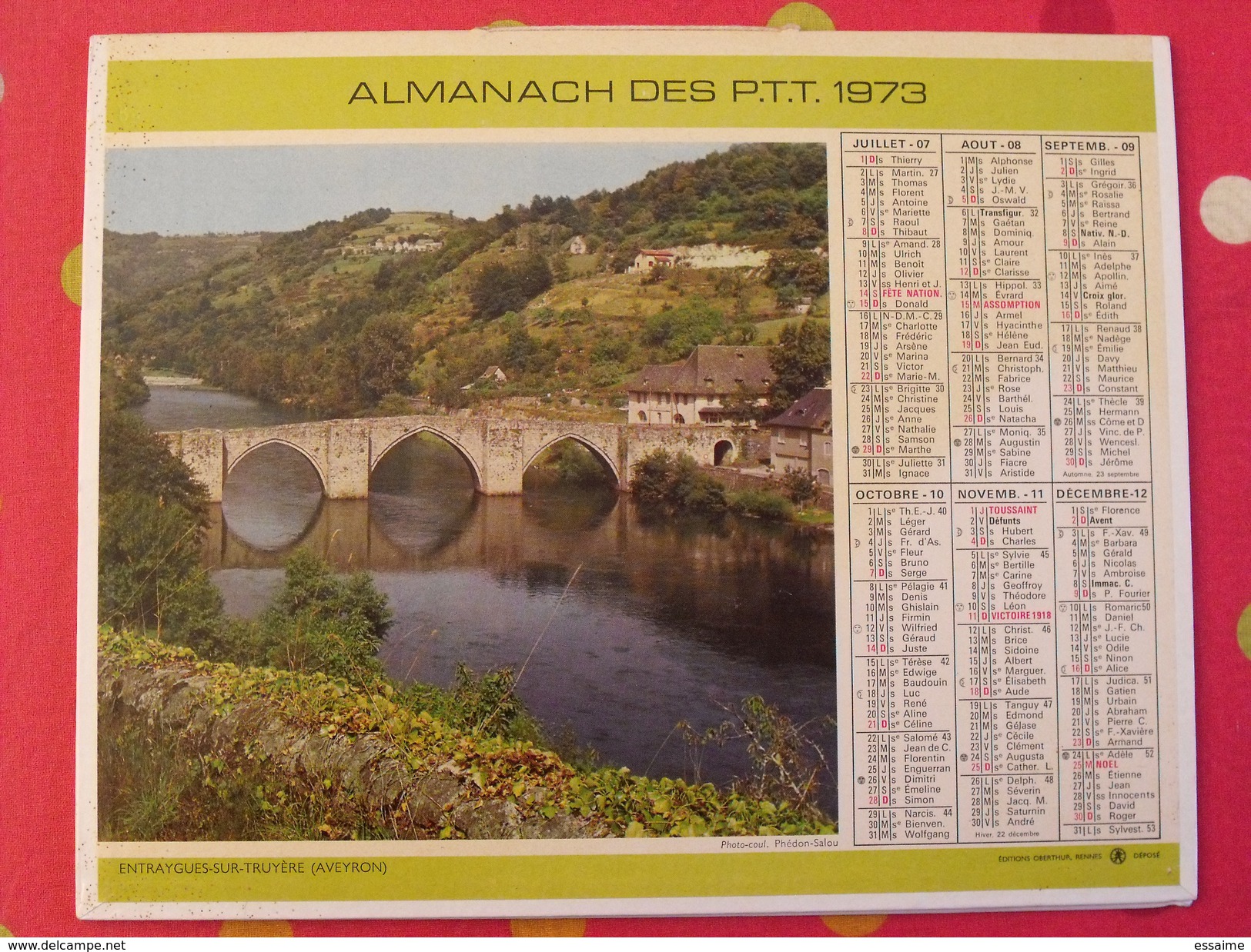 Calendrier Illustré En Carton De 1973. Almanach Des PTT Postes Facteur. Dordogne, Entraygues Sur Truyère - Groot Formaat: 1971-80