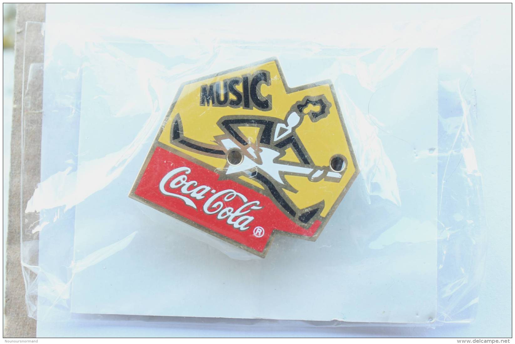 Pin's  Lumineux NEUF - COCA COLA MUSIC - Guitariste - Encore Dans Son Emballage - F1020 - Coca-Cola