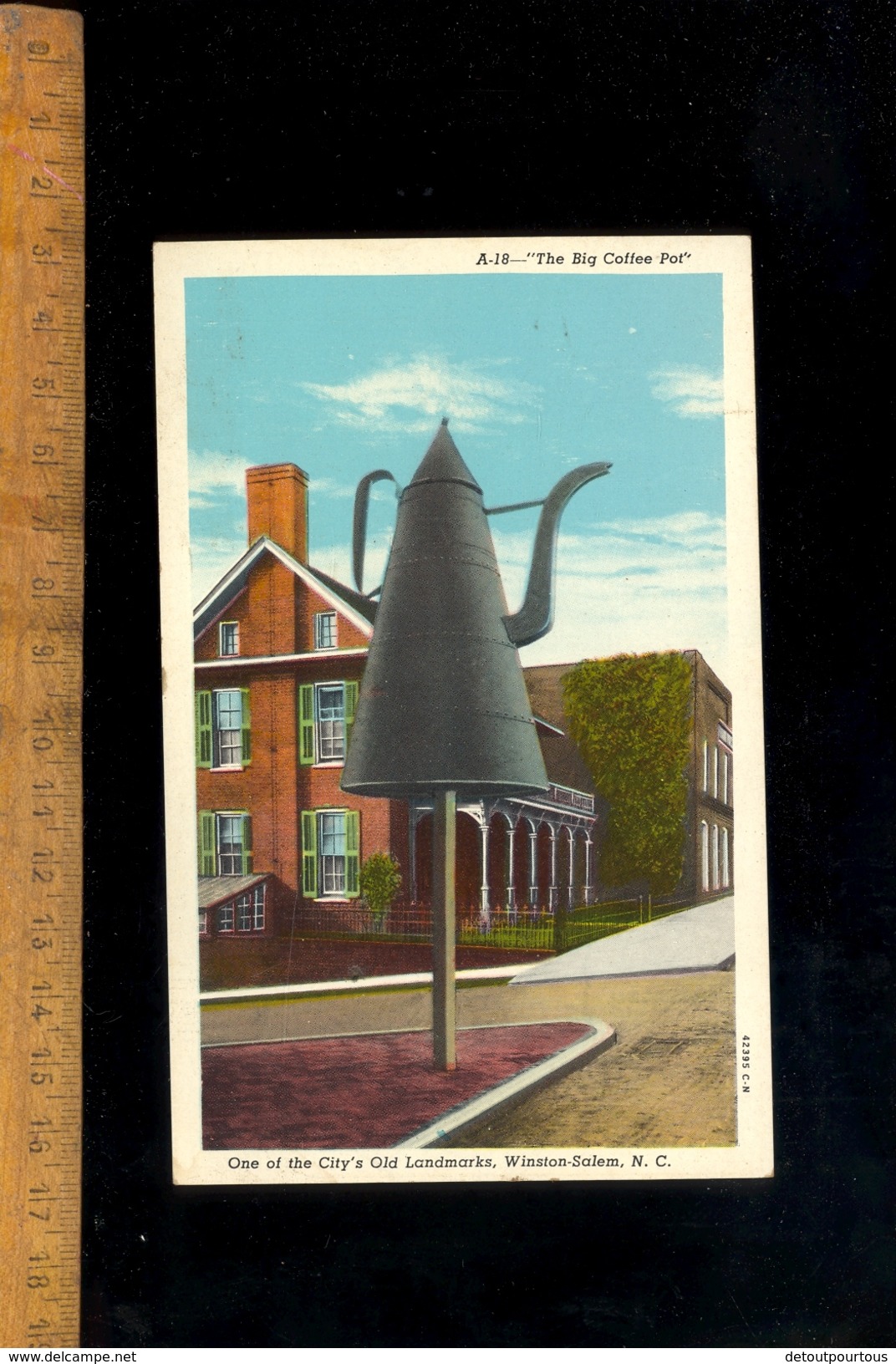 WINSTON SALEM North Carolina USA : The Big Coffee Pot - Winston Salem