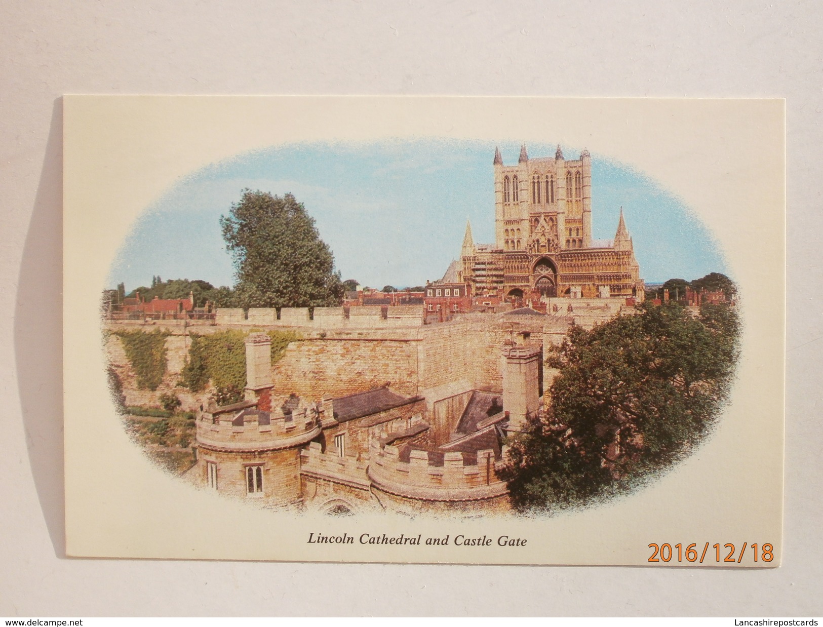 Postcard Lincoln Cathedral & Castle Gate Lincolnshire My Ref B1249 - Lincoln