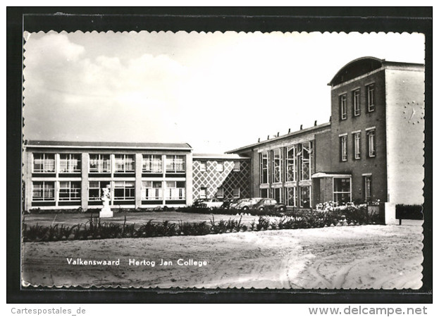 CPA Valkenswaard, Hertog Jan College, Automobiles Parken Vor Der Schule - Valkenswaard