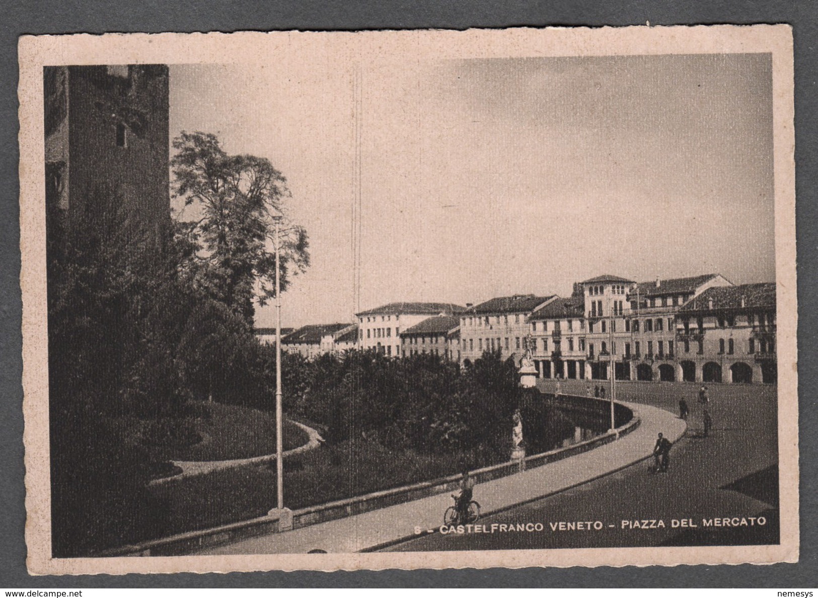 1955 CASTELFRANCO VENETO PIAZZA DEL MERCATO FG V SEE 2 SCANS ANIMATA - Altri & Non Classificati