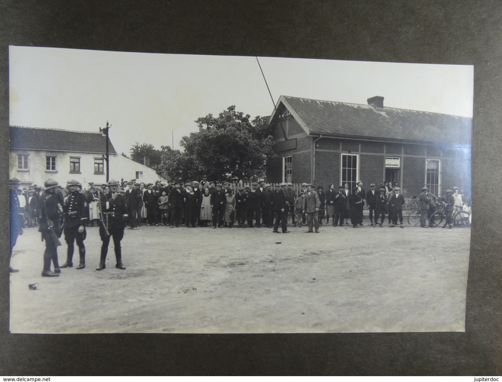 Grèves de Mont-sur-Marchienne 1925 Lot de 14 cartes photos et 38 photos